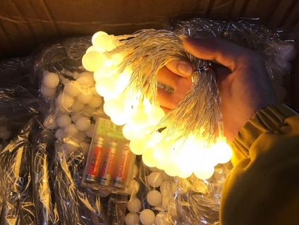 Đèn led 40 bóng trang trí chạy pin