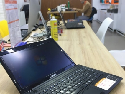 HASEE màn hình Full HD cực đã mắt trả trước 350k có ngay máy về xài ạ