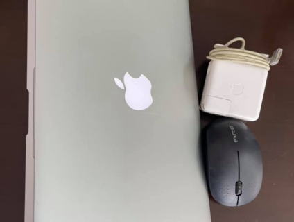 BÁN macbook AIR 2015 xách tay zin nguyên mới 99% đẹp leng keng