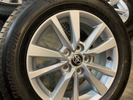 cần bán BỘ combo mâm LỐP Camry 2022 kèm dàn lốp BS date 2022