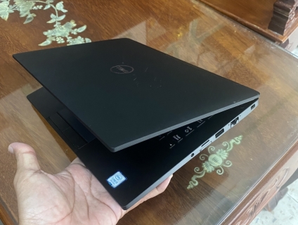 Dell latitude E7390 i5-8350 13.3", máy sang chảnh, bao giá sg