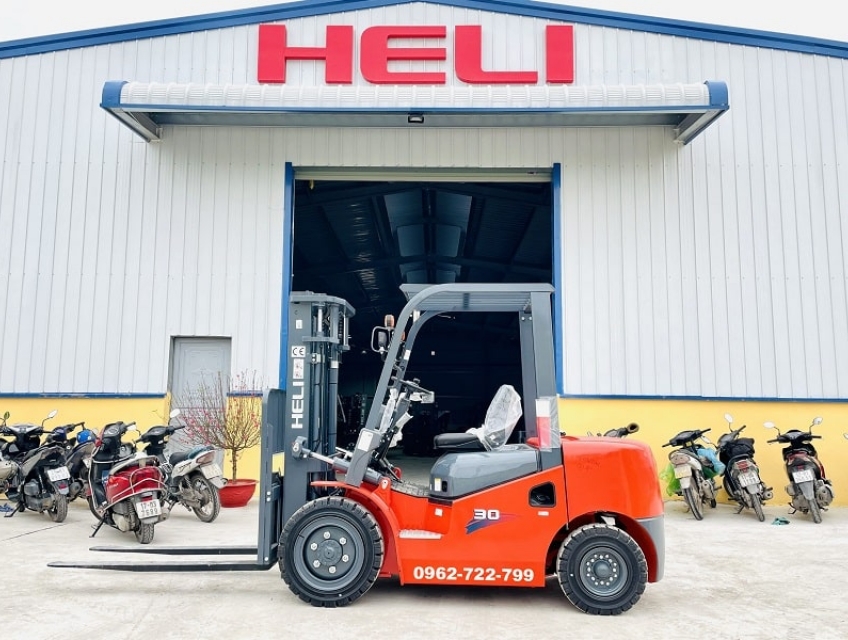 Cần bán xe nâng 3-3.5 tấn, động cơ Quanchai QC490 giá rẻ