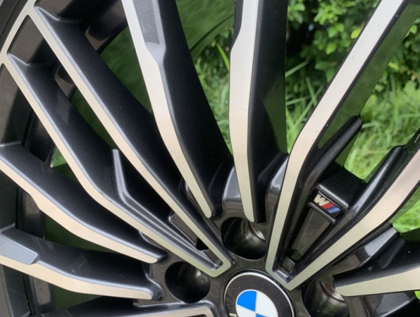 Cần bán combo mâm lốp 20 inch lốp Pirelli date cuối năm 2021 bao đẹp