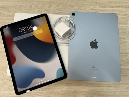 IPad Air 4 64GB Wifi  Màu xanh blue - Vài lần sạc Chưa qua xài Fullbox