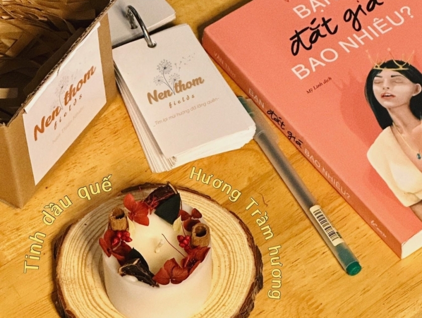 Chọn nến thơm khử mùi cho phòng khách