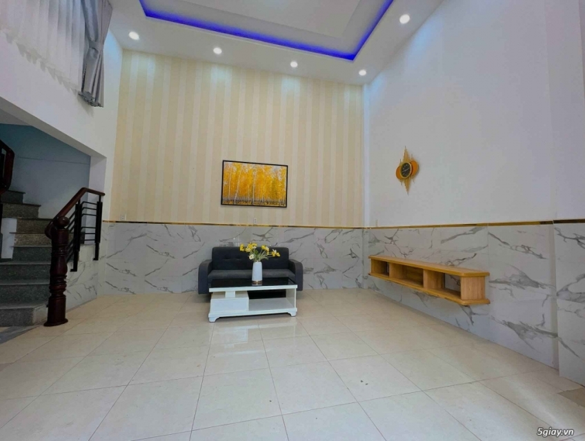 BÁN NHÀ 71M2 1 TRỆT + 1 LẦU GỒM : .2PN - 2WC - SÂN ĐỂ XE