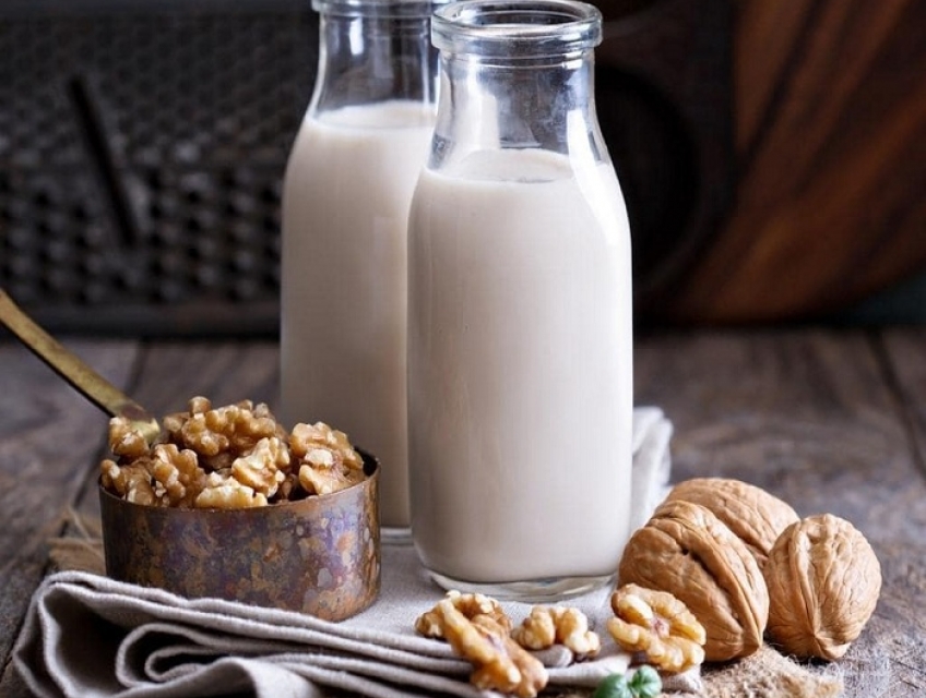 Những lợi ích tuyệt vời mà sữa hạt óc chó mang lại cho sức khỏe