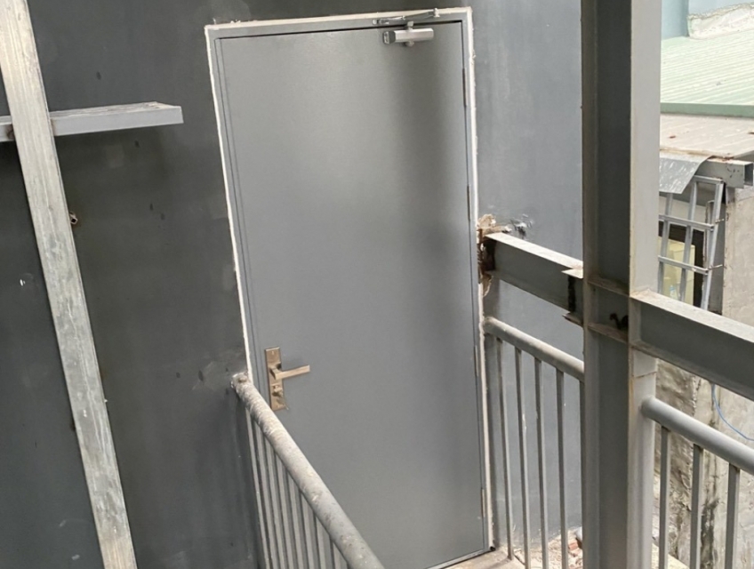 cửa thép chống cháy giá tốt mùa noel