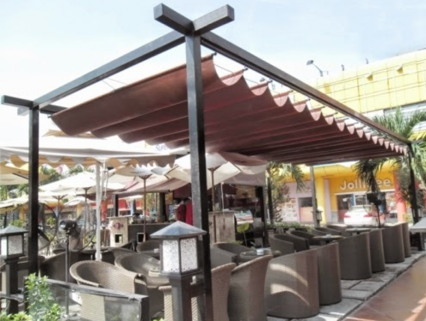 Báo giá các mẫu bạt xếp che quán cà phê mới nhất