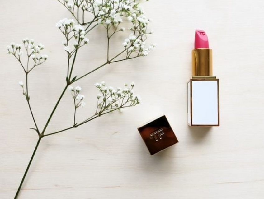 Mình muốn bán 1 cây son chính hãng