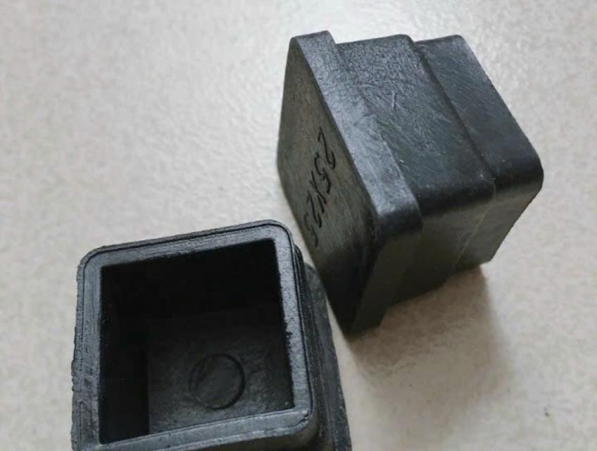 Trọn bộ phụ kiện bịt đầu chân bàn học sinh