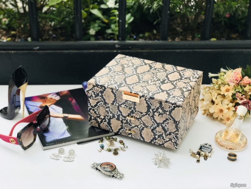 HỘP TRANG SỨC 3 TẦNG DA RẮN