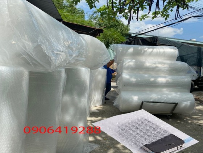 Màng xốp bong bóng gói hàng chống va đập giá tại xưởng
