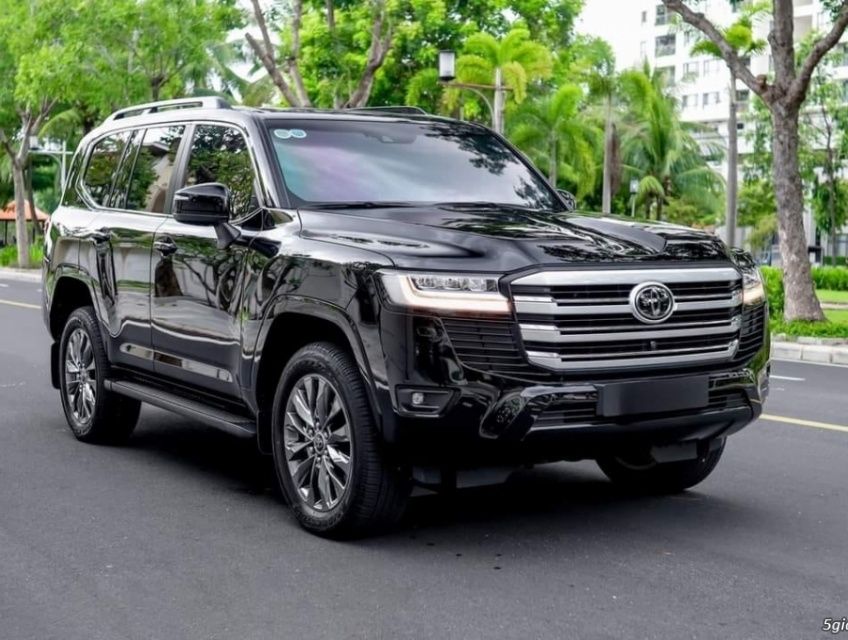 Toyota Land Cruiser LC300 2022 Xe Zin Keng Mới