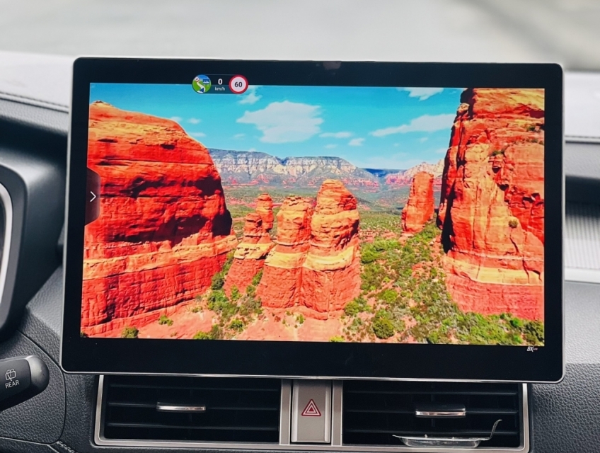 Màn Hình Android Ô Tô BRAVIGO: Trải Nghiệm Sắc Nét Màn Hình 13 inch