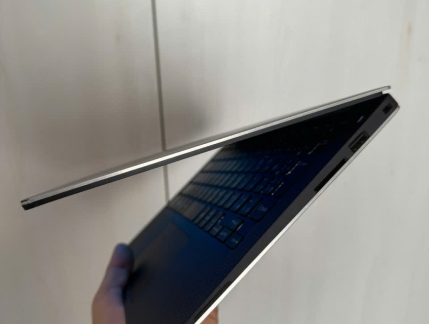 Dell XPS 13 9350 màn 2k có cảm ứng !