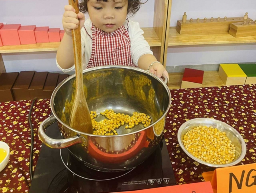 Cùng bé làm bắp rang bơ-trải nghiệm làm bắp rang bơ