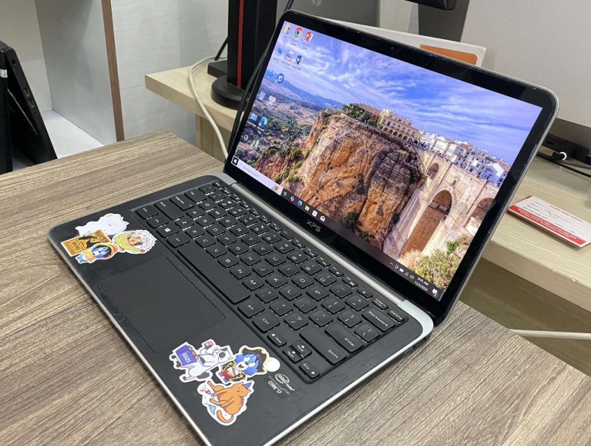 Dell XPS L322X i7-3537U 8GB 256GB 13.3FHD Pin 4-5H