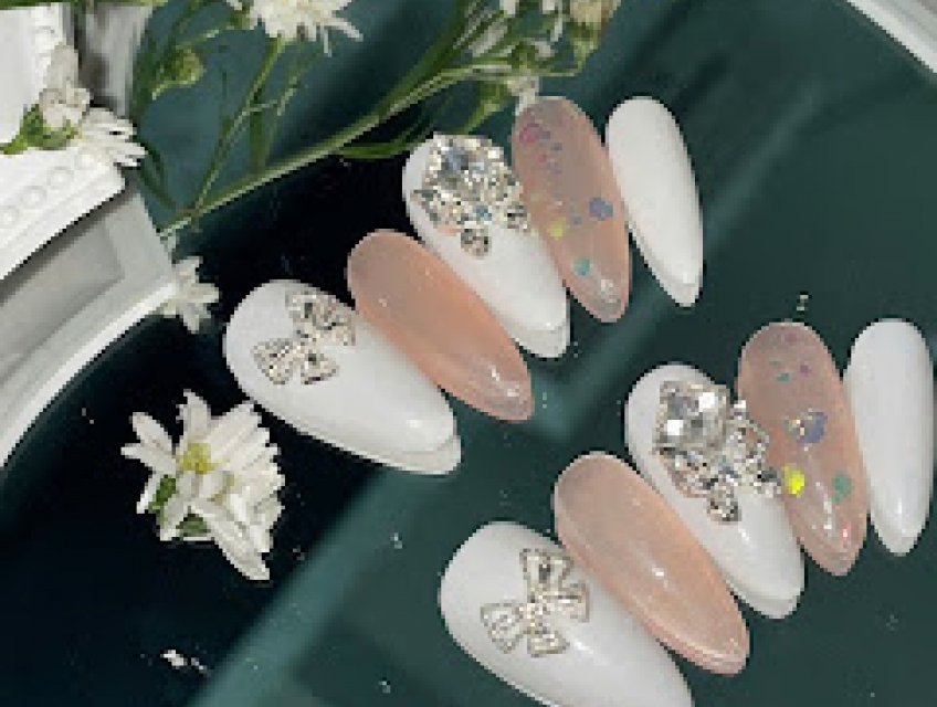 Tổng hợp những mẫu móng trắng đẹp