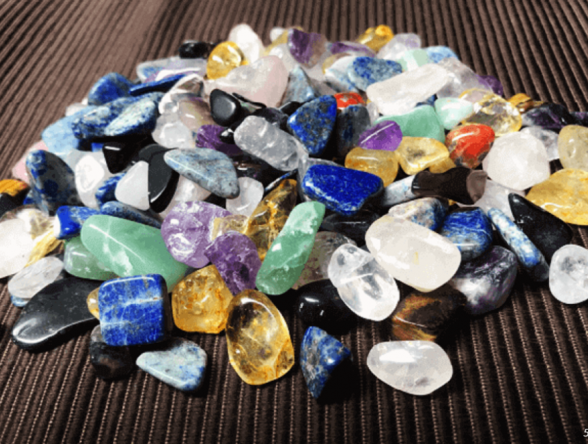 Vì sao các Idol JAV Nhật lại đeo một Viên Đá Thạch Anh để đóng phim