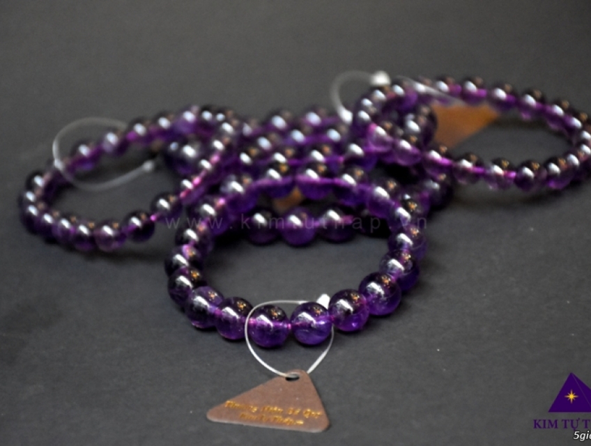 Đặt Viên Đá Thạch Anh để tăng cường khả năng giường chiếu của cặp đôi