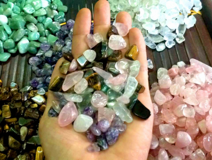 Vì sao Yua Mikami lại thích sử dụng Đá Thạch Anh để hỗ trợ đóng phim??