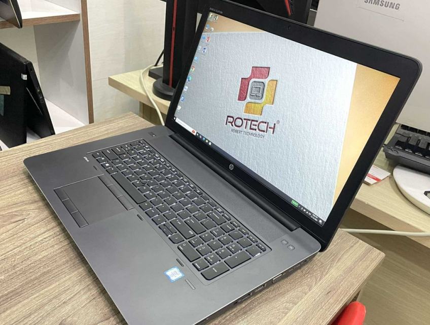 Hp zbook 17 G3 i7-6820HQ 8GB 256GB Quardo M1000M