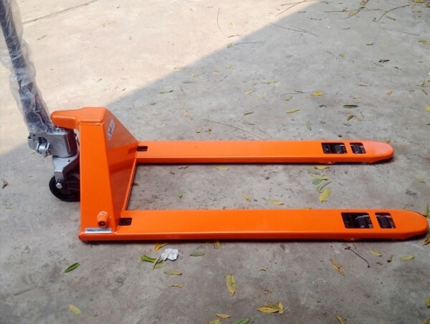 Xe nâng tay thấp 35mm 1 tấn càng 685x1220mm