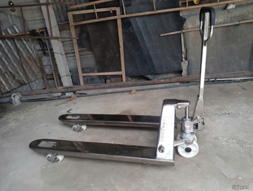 xe nâng tay inox dùng trong kho đông lạnh