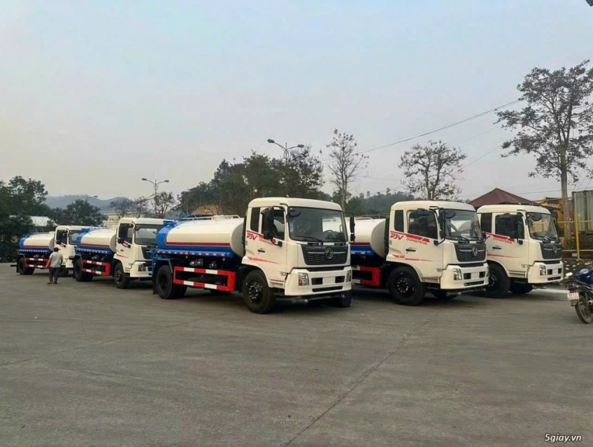 Xe bồn phun nước rửa đường dongfeng