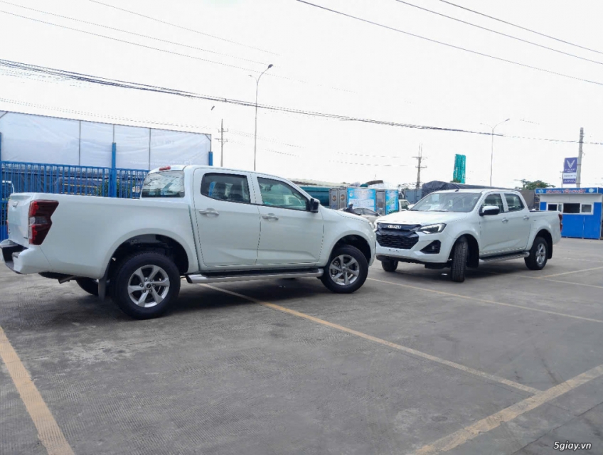 Isuzu Dmax Prestige 4x2AT - 2025