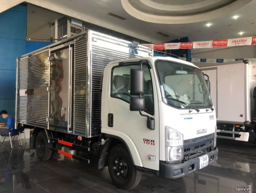 ISUZU QKR230 THÙNG KÍN - BẠT 2025 CÓ NGAY