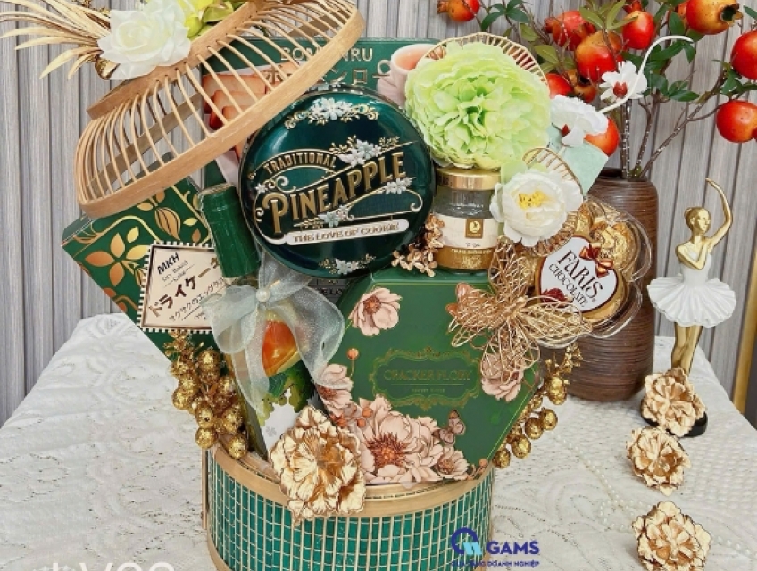 Giỏ quà Tết doanh nghiệp LV23 – giỏ nứa xanh lá- 900k