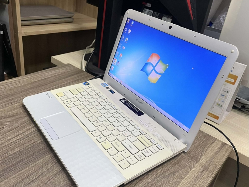 Sony VPC Core i5-2430M 4GB HDD 500GB 14inch