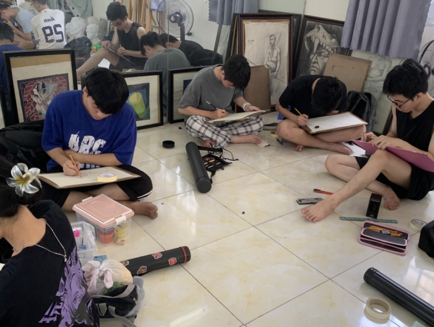 LỚP HỌC VẼ LUYỆN THI KHỐI V – H Ở ĐA TỐN, GIA LÂM