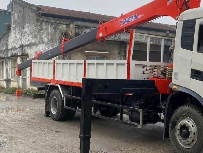 xe xi tec xăng dầu ,sơ mi rơ mooc, xe nâng đầu chở máy, xe nâng chở xe