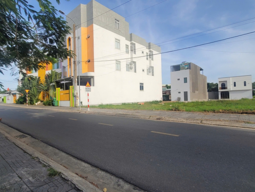 Cần bán 1 lô đất mặt tiền đường Hồ Tri Tân Bà Rịa Vũng Tàu