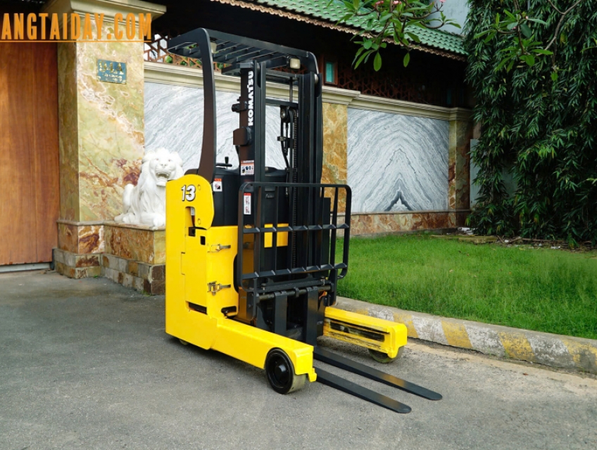 Bán Xe Nâng Điện Đứng 1,3 Tấn Nhỏ Gọn Năm 2011 Nhật Bản