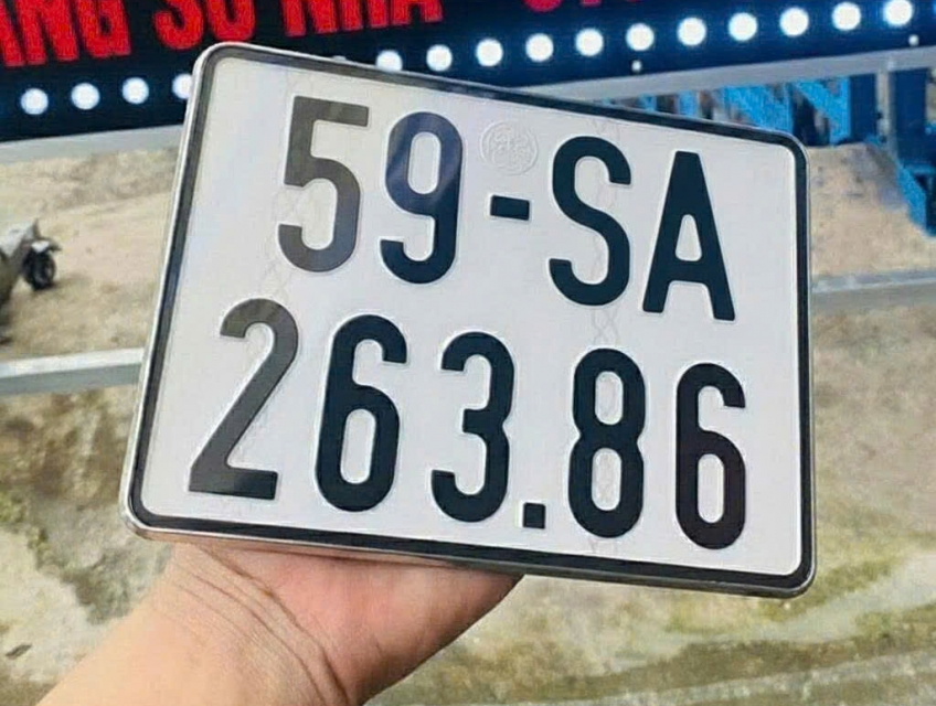 nhờ các bác xem dùm biển và cavet thật hay giả