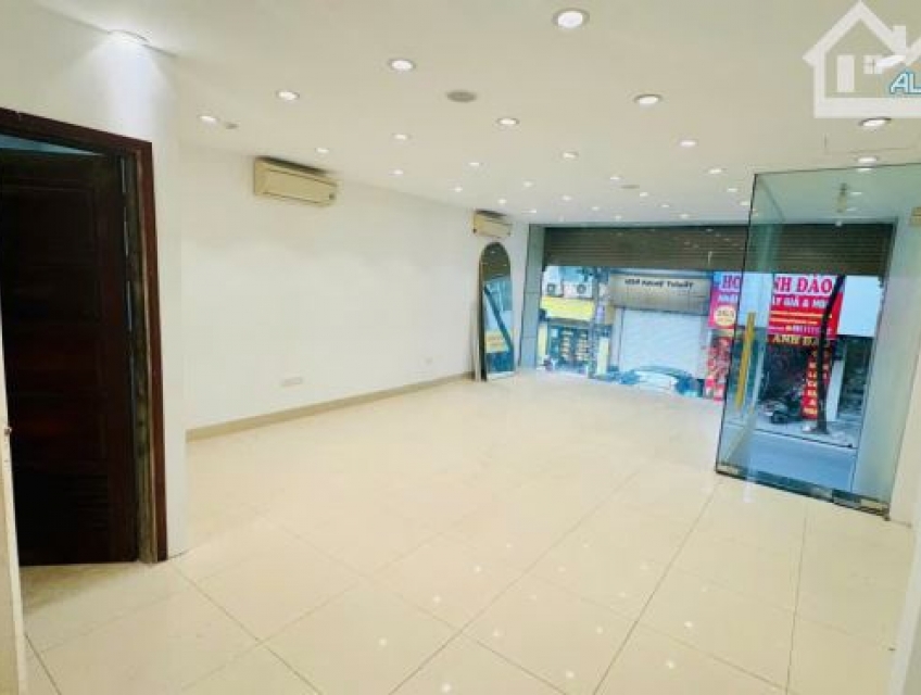 Cho thuê MBKD, cửa hàng, Văn phòng mặt phố Thụy Khuê, nhà mới đẹp, có